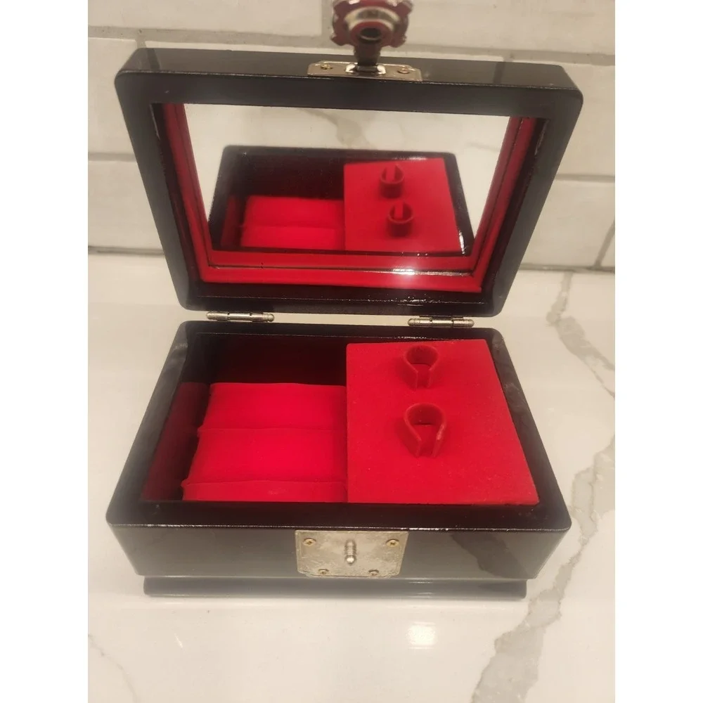 Vintage Black Laquer Jewelry Music Box Mother Of Pearl Rose Inlay Turtle Closure
